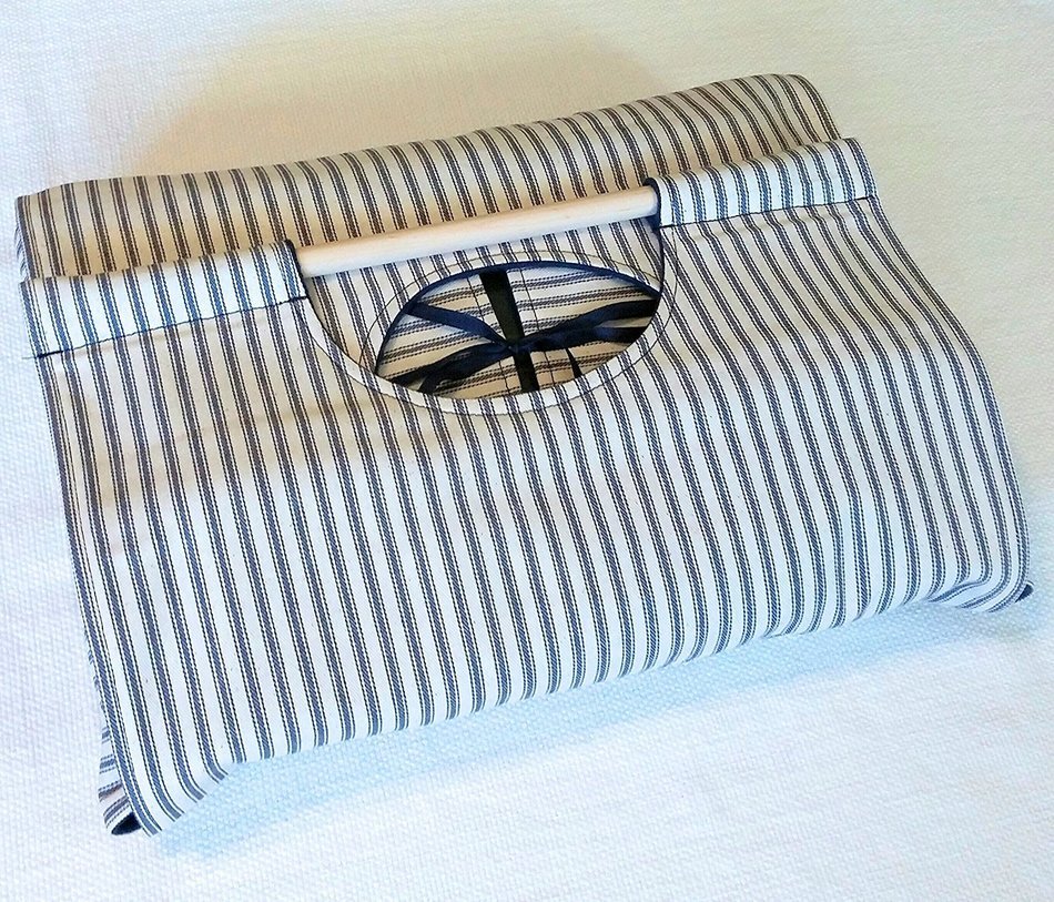 Navy Stripe 9x13 Casserole Carrier, Can be Personalized, Free Shipping - Nautical Kitchen Cooking Gift, Made in... N3