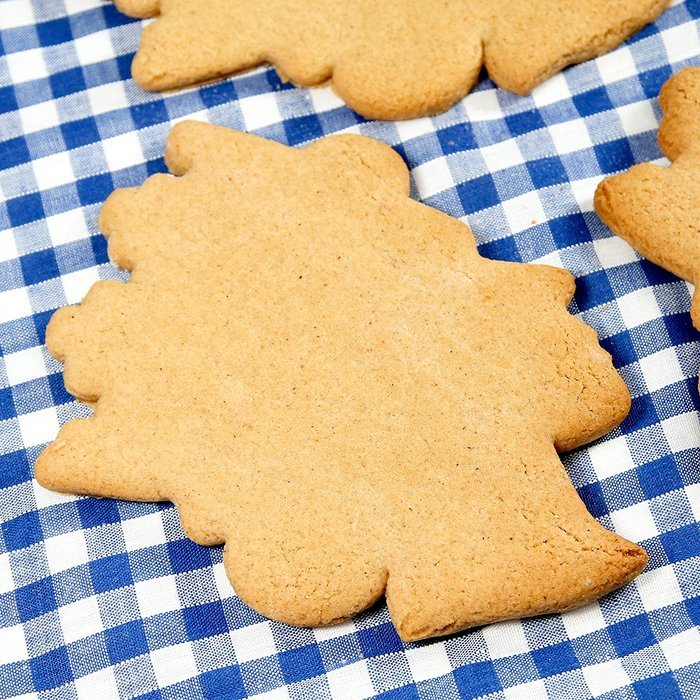 SUCK UK Tea with the Queen - Queen's Head shaped Cookie Cutter