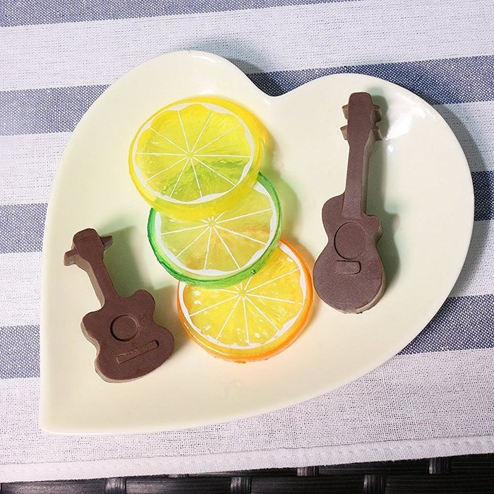 Vivian 5 Cavity Guitar Silicone Fondant Mold Chocolate Decorative Mould N9