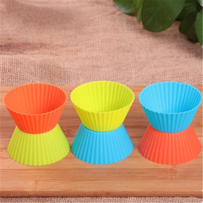 SNW Round Muffin Cup Silicone Cake Mold Pudding Mold High-temperature Food-grade Silicone,6-Pack N3