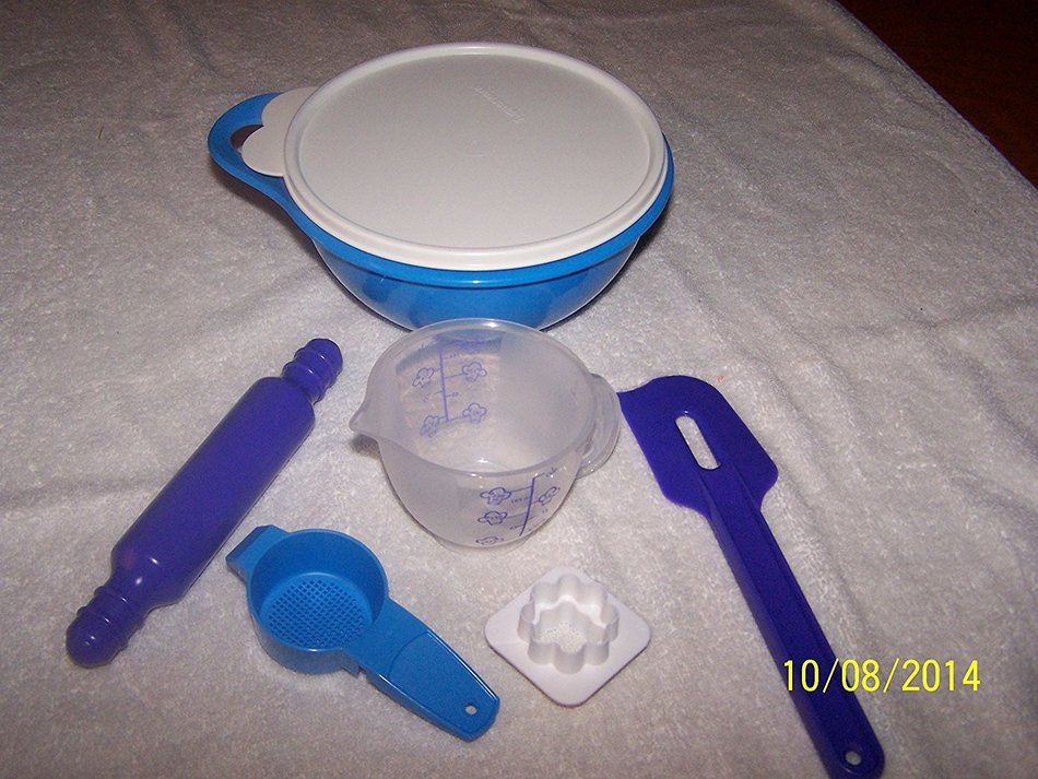 Tupperware My First Baking Set 5pc Blue White Clear & Purple