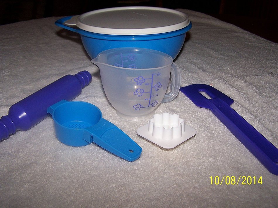 Tupperware My First Baking Set 5pc Blue White Clear & Purple N2