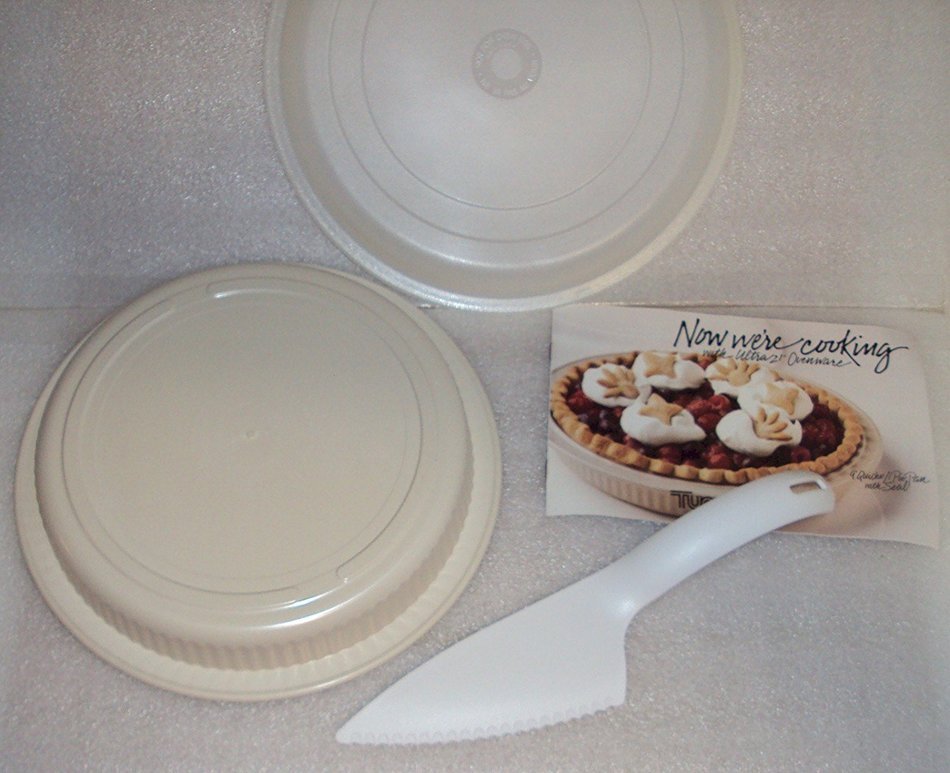Tupperware Vintage Ultra 21 Pie/Quiche Dish w/Lid