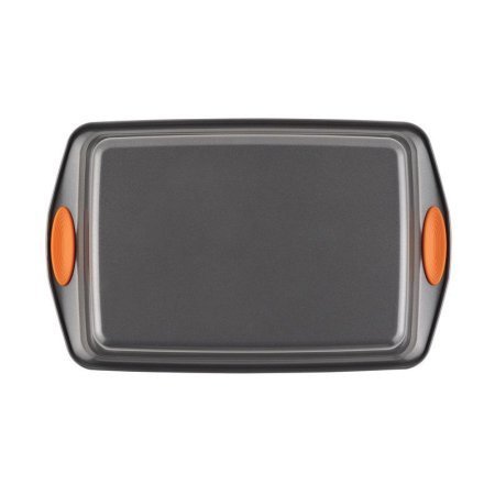 Rachael Ray Yum-o! Nonstick Bakeware 9-Inch by 13-Inch Oven Lovin&rsquo; Rectangle Cake Pan, Gray with Orange Handles N2