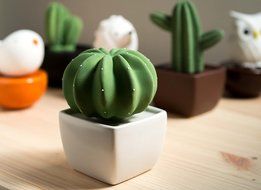 Ceramic fragrance diffuser for aromatherapy and decorate your place.Spiky Hedgehog(Purple vase) N26