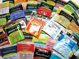 Bigelow Tea Sampler 54 Classic Flavor Assortment Tea Bags in Foil with Deliciously Rich Flavor Variations - Green... N7