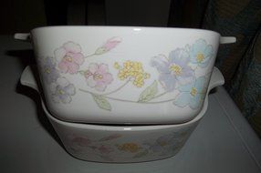 2 Corning Ware P-43-B Pastel Bouquet with Airtight Plastic Lid N2