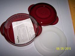 Tupperware Tupperwave Round Dish 4cup with Matching Top Cranberry and White Seal N3