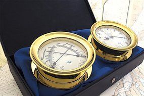 American Flag 5.85 Windlass Gift Set presented in a Leather Finish Felt Lined Gift Box with Clock and Comfort... N2