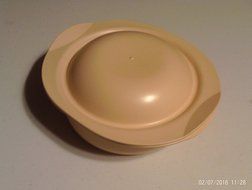 Tupperware Ovenworks 2 qt Round Casserole Dish Beige N3