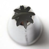 UR Bakeware 8 Tooth Bud Cookie Cake Crowded Flower Decorating Mouth