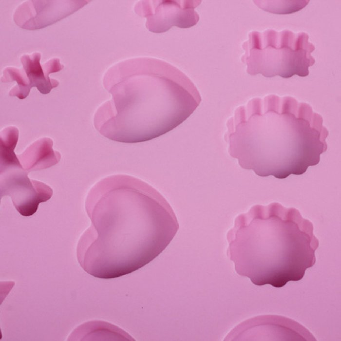 DUFUSTORE Chocolate Cake Candy Baking Silicone Bakeware Mould Love Pattern Random Color N3