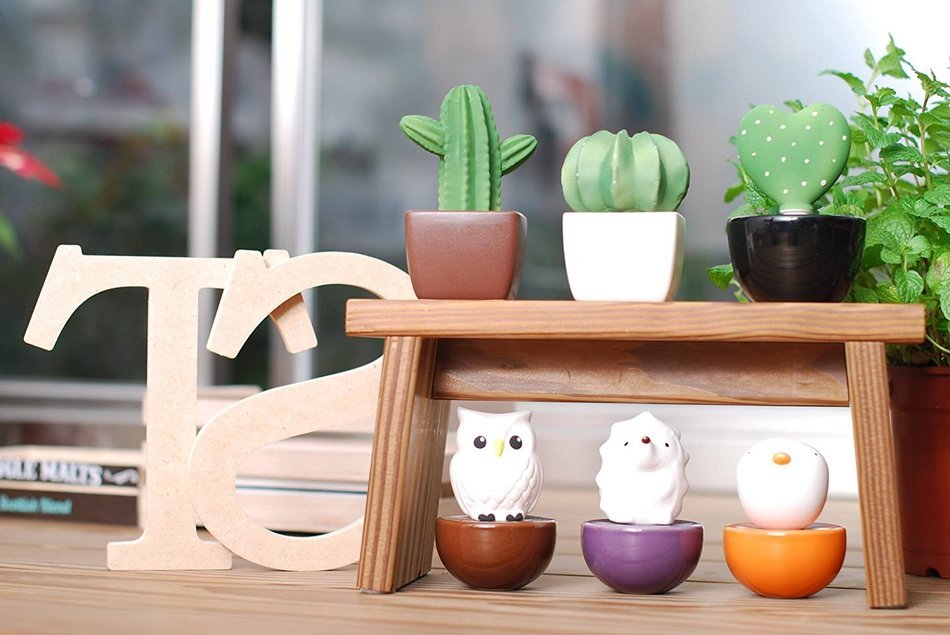Ceramic fragrance diffuser for aromatherapy and decorate your place.Spiky Hedgehog(Purple vase) N6