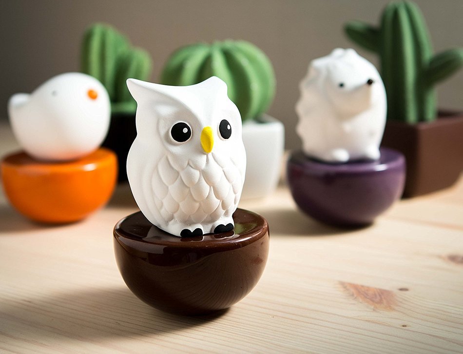 Ceramic fragrance diffuser for aromatherapy and decorate your place.Spiky Hedgehog(Purple vase) N15
