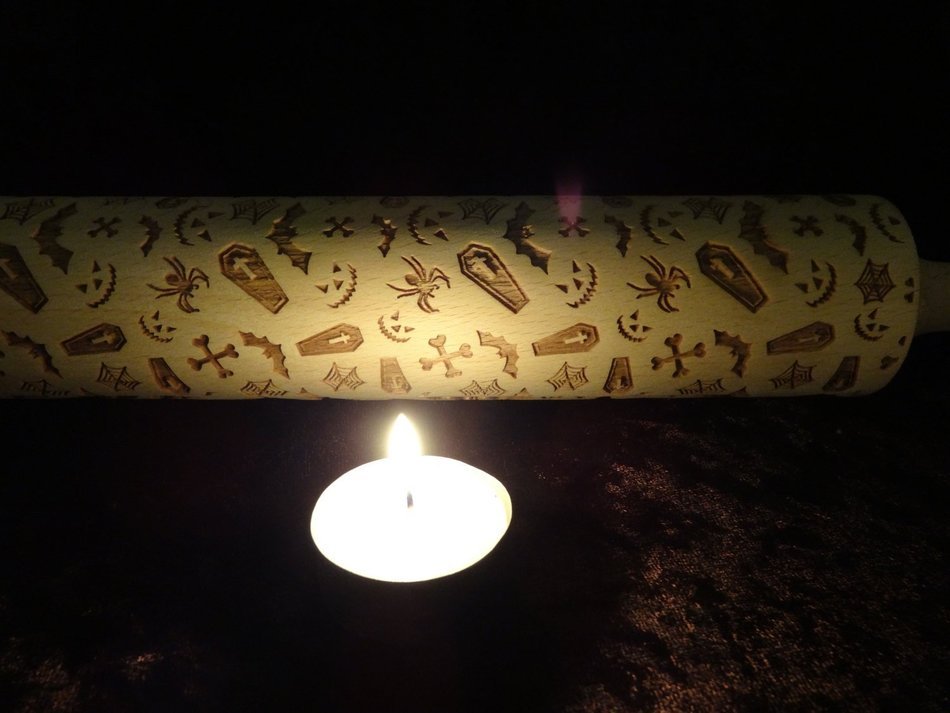 HALLOWEEN rolling pin and cookie cutter