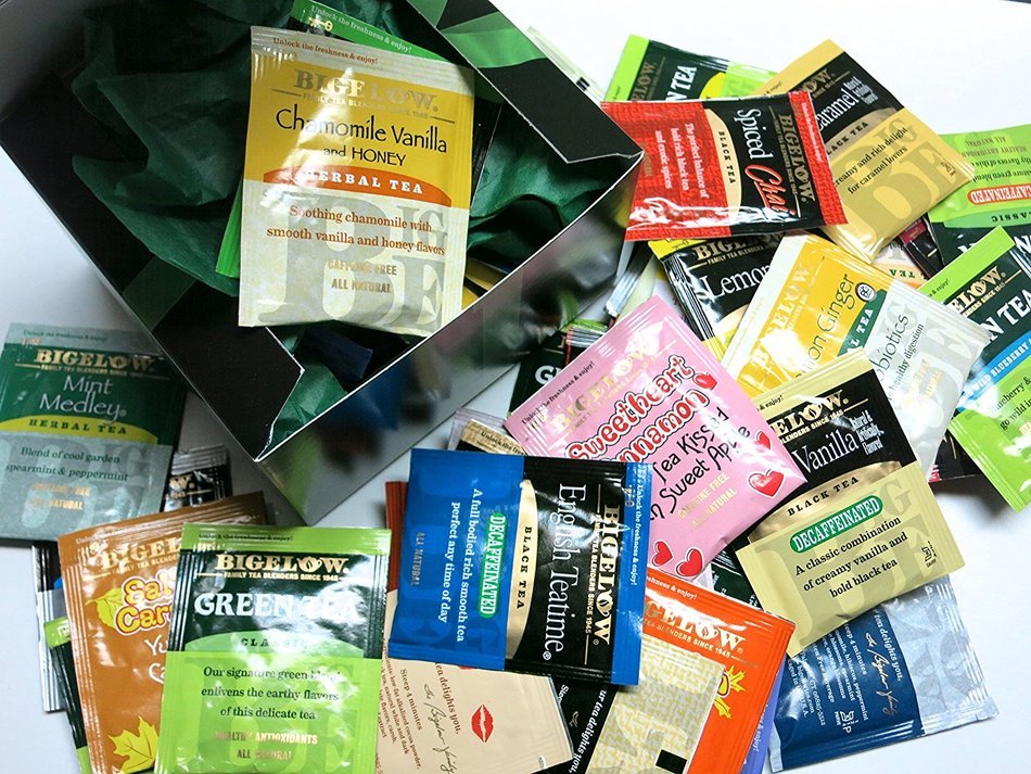 Bigelow Tea Sampler 54 Classic Flavor Assortment Tea Bags in Foil with Deliciously Rich Flavor Variations - Green... N9