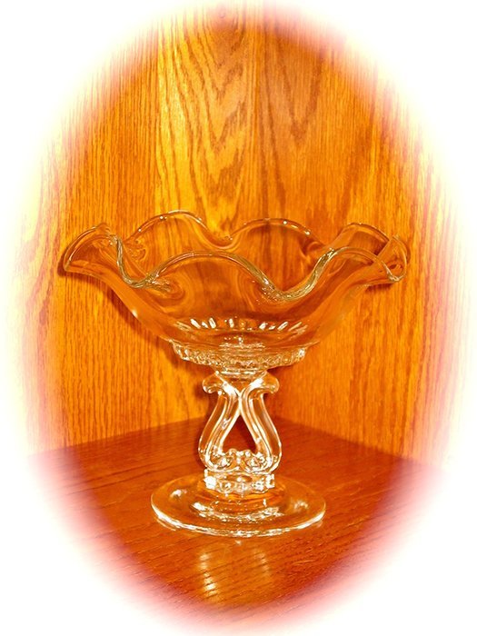 Vintage Scalloped/Ruffled Pedestal Glass Dish (7" x 6")