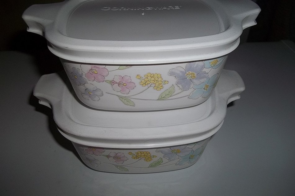 2 Corning Ware P-43-B Pastel Bouquet with Airtight Plastic Lid