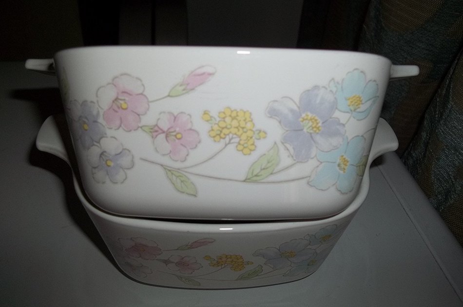 2 Corning Ware P-43-B Pastel Bouquet with Airtight Plastic Lid N2
