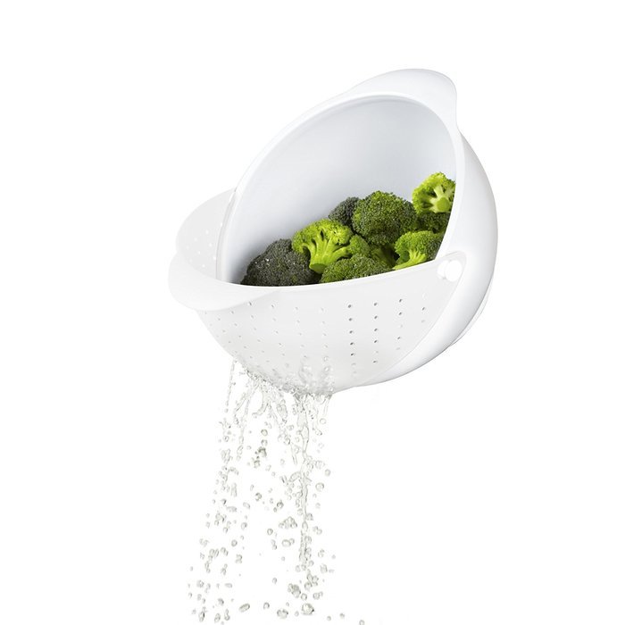 Umbra Rinse Bowl and Strainer, Red N8