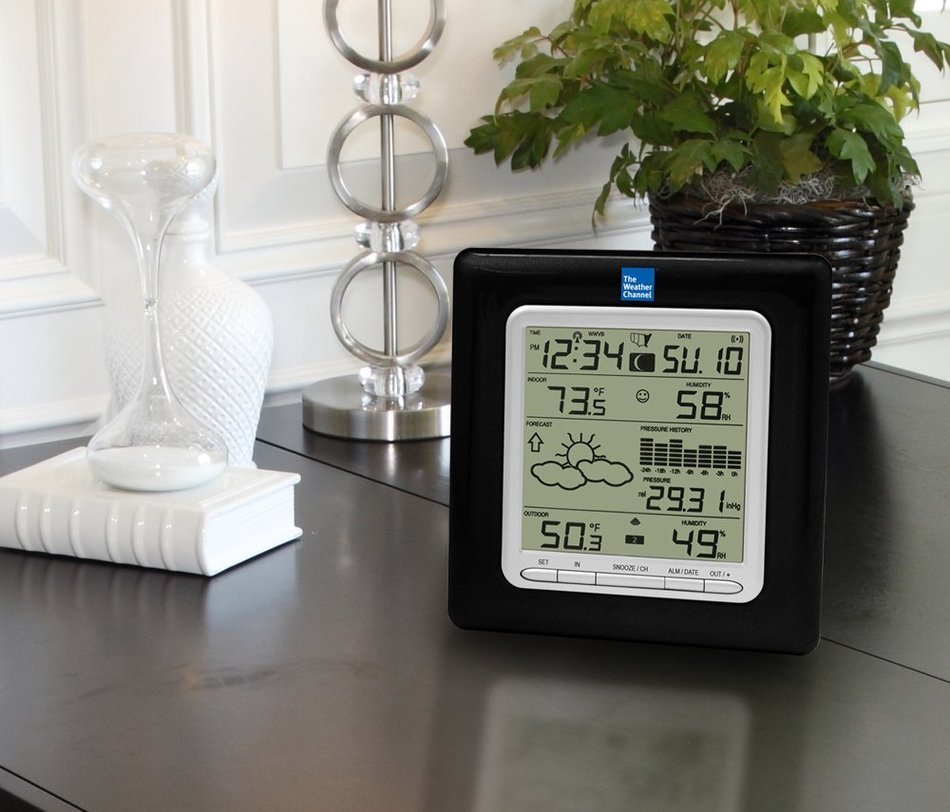 La Crosse Technology WS-9047U-IT Wireless Weather Station with Pressure Graph N2