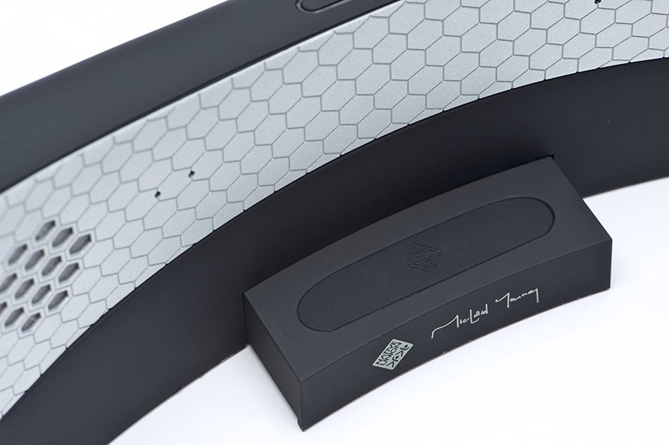 Native Union Honeycomb Bluetooth Speaker and Handset - MM04I-WWT-ST - White N12