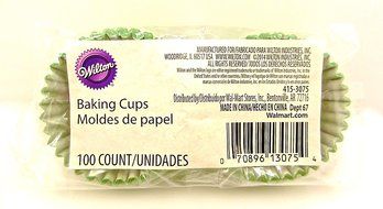 Wilton Holiday Mini Baking Cups,100x,1.5"d X 1"h (Green Snowflake) N5