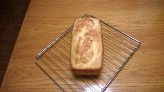 Silicone Bread Pan &ndash; 9 x 3&frac12; x 2&frac14; - Silicone Loaf Pan &ndash; Non-Stick &ndash; Bread Bakes Evenly Throughout N2