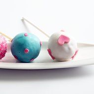 Holstein Housewares HM-09104V-BU Mini Cake Pop Maker Kit - Pink N4