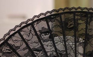 7 Weapons Hollow out black hand lace fan in summer#3 N3