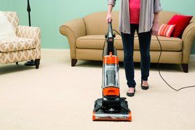 BISSELL CleanView Bagless Upright Vacuum with OnePass Technology, 1330 - Corded N6