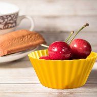 VOVOV Premium Silicone Baking Cups - 12 Reusable Cupcake Liners / Muffin Cups in 6 Beautiful Colors N2