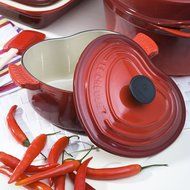 Le Creuset Enameled Cast-Iron 2-Quart Heart Casserole, Red