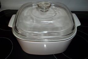 Corning Ware A-5-B 5 Quart Just White with Pyrex lid