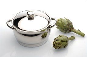 BergHOFF Cosmo 4-Qt. Covered Dutch Oven, Silver, 8"