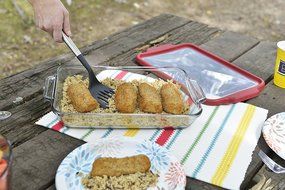 Anchor Hocking 3-Quart Glass Baking Dish with Cherry TrueFit Lid