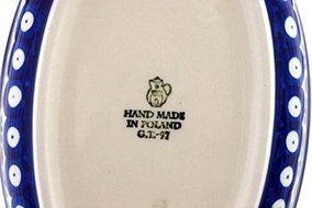 Polish Pottery Oval Baker 8-inch Mosquito