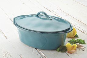 Rachael Ray Cucina Stoneware 3-1/2-Quart Oval Casserole, Agave Blue N6
