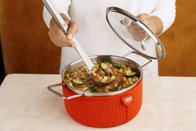 Kuhn Rikon Cook and Serve Colori 4-Quart Casserole, Red N3