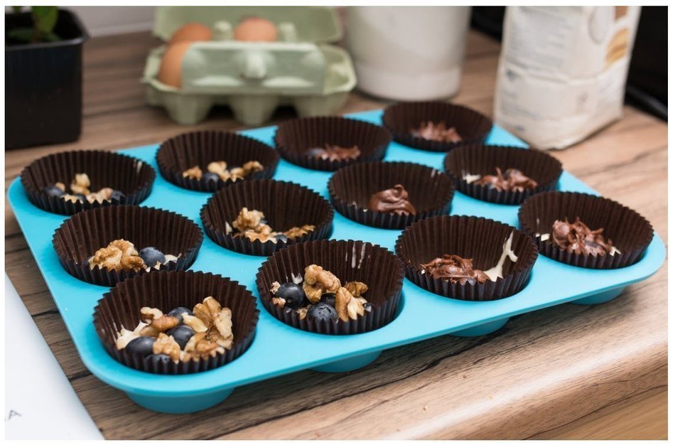 Bigear Silicone Mold Cupcake Pans Set of 2, One 12 Cup Size & One 24 Cup Mini Size, Non stick Muffin Baking Pans... N8