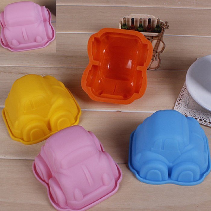 DUFUSTORE Chocolate Cake Candy Baking Silicone Bakeware Mould Car Pattern Random Color N2