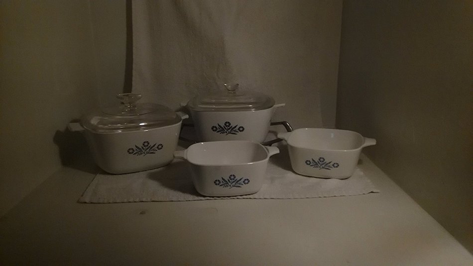 Corning Ware Cornflower Blue Square Casserole / No Lid ( 1 3/4 Quart ) ( P-1 3/4-B )