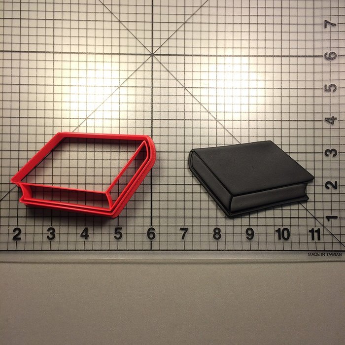 Book Closed 100 Cookie Cutter (3 inches)