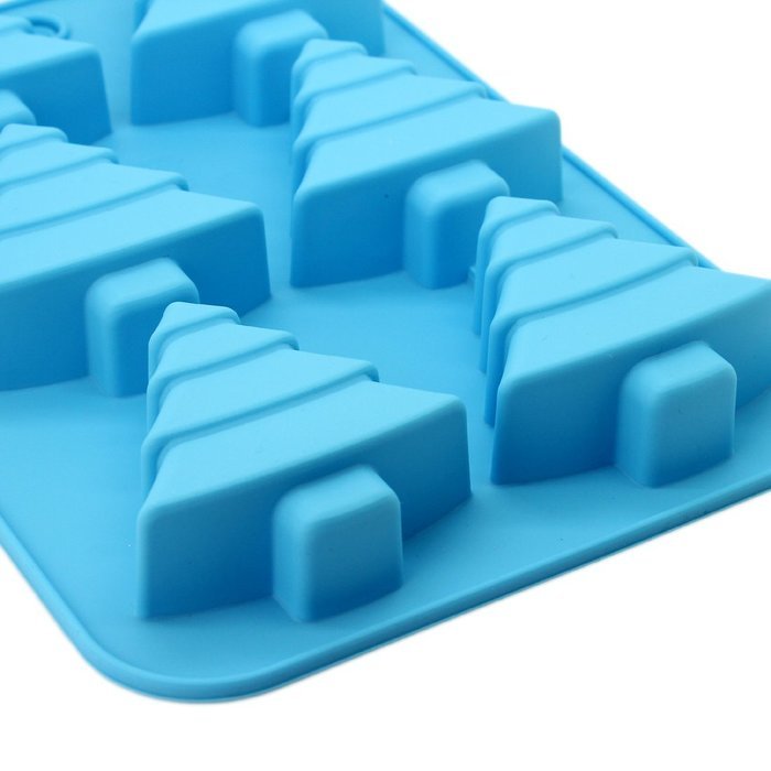 DUFUSTORE Chocolate Cake Candy Baking Silicone Bakeware Mould 6pcs Christmas Tree Random Color