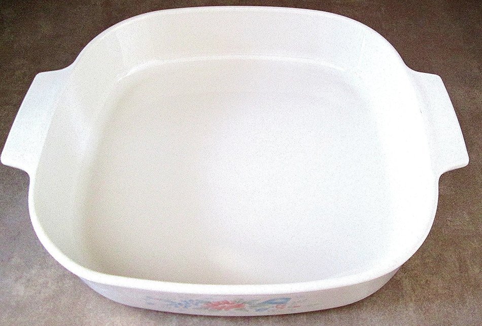 Corning Ware A-10-B Bisque Symphony 2.5 Liter Casserole with Clear Glass Dome Lid