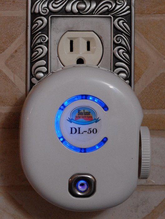 Sun Fresh Ozonator with Adjustable Ozone Dial- Cleanse Air of Bacteria, Viruses & Fungi. Electric Plug-In. Ideal... N2