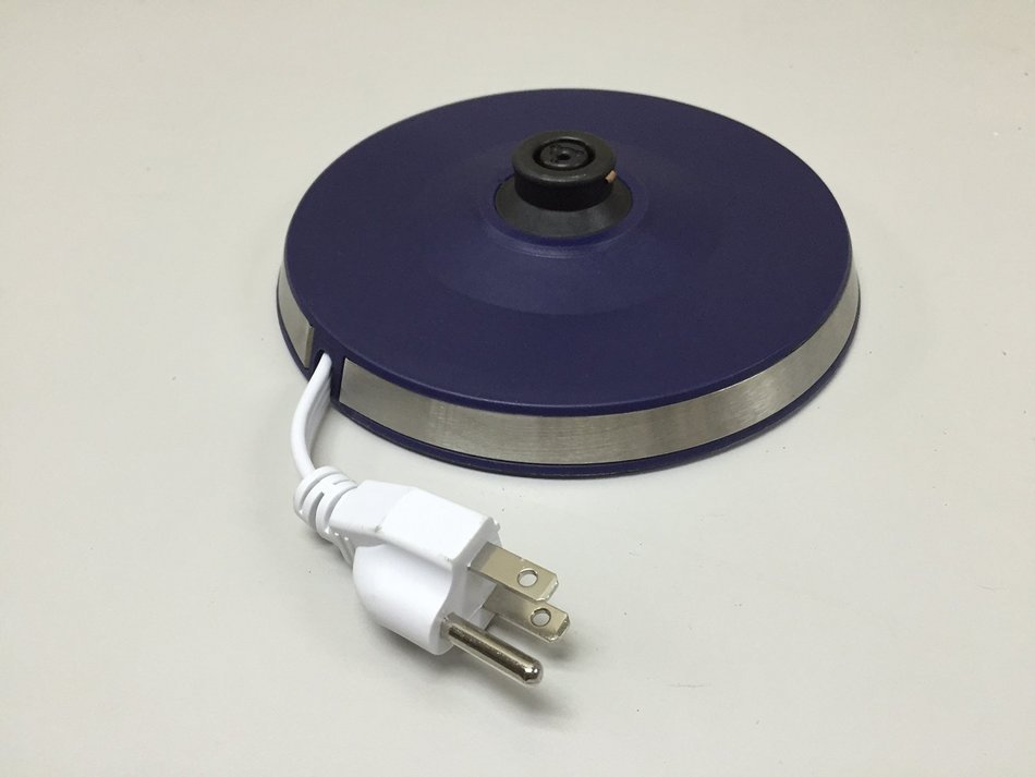 Fixture Displays Ceramic Electric Kettle with Polka Dots Blue White 13582 13582