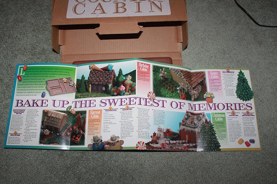 The 1996 Longaberger Pottery Gingerbread Country Cabin Mold N7
