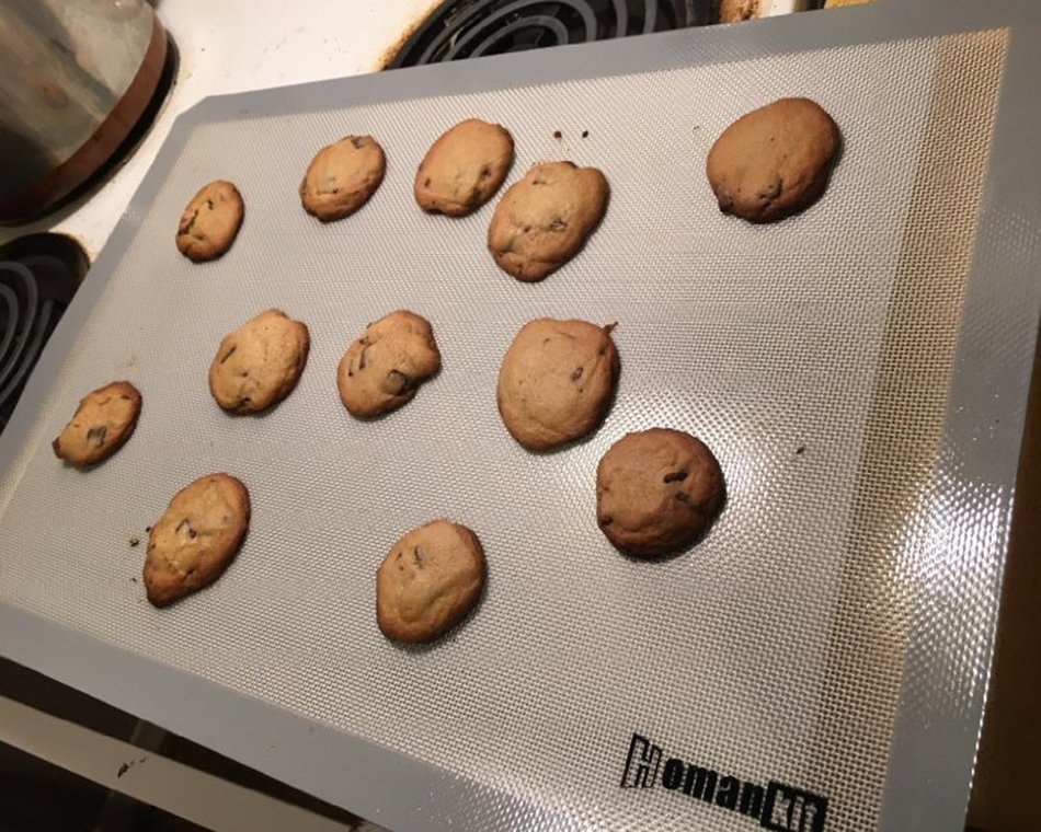 Homankit Silicone Baking Mat, Full Sheet Pan 15 3/4" x 23 5/8", Heat Resistance NonStick Reusable AntiSlip Odorless...