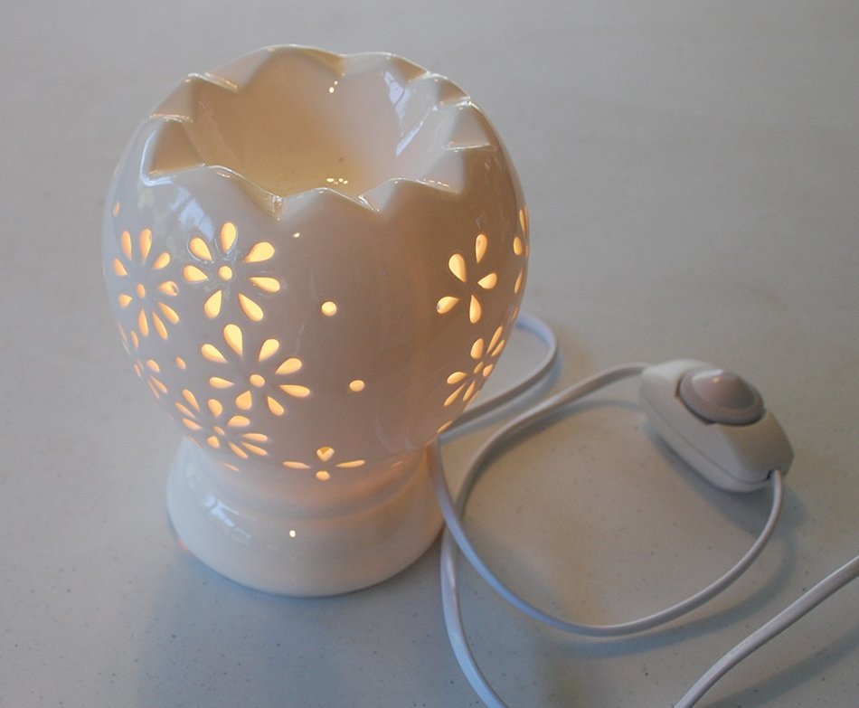 6.5 Inch Aromatherapy lamp white ceramic electric oil diffuser with dimmer control - 6.5 inch H
